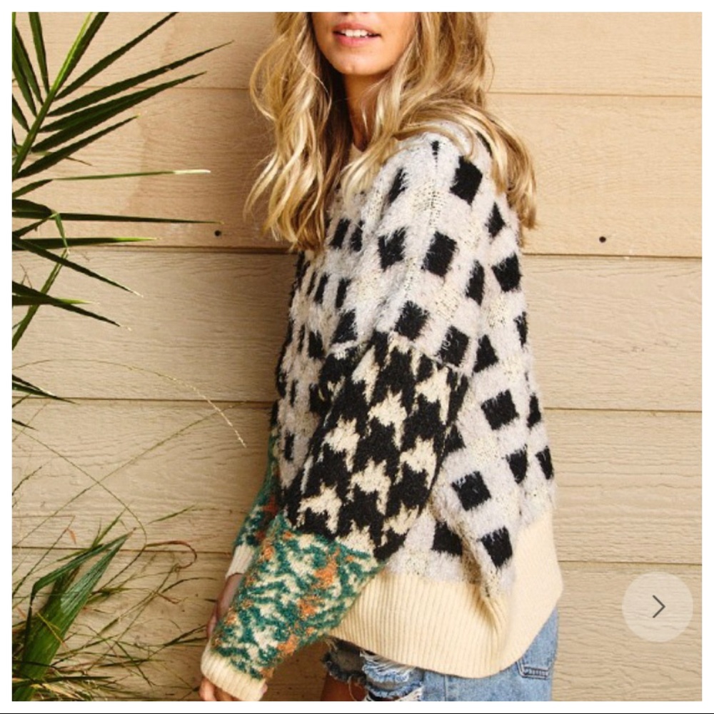 Unique Plaid chic fuzzy soft fabulous sweater - Picture 5 of 6